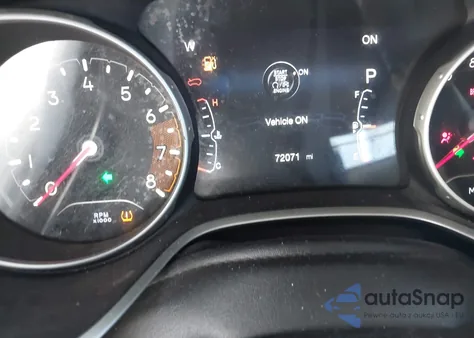 2018 Jeep Compass Latitude Fwd z USA, uszkodzony, nr VIN 3C4NJCBB6JT186599